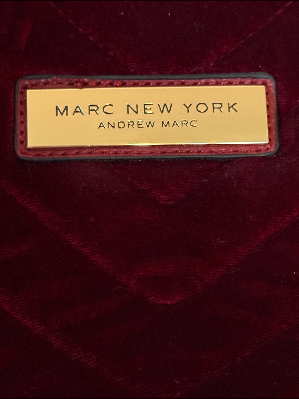 Marc New York Burgundy Chevron Velvet Crossbody Shoulder Bag Gold Chains Accents - Picture 6 of 17